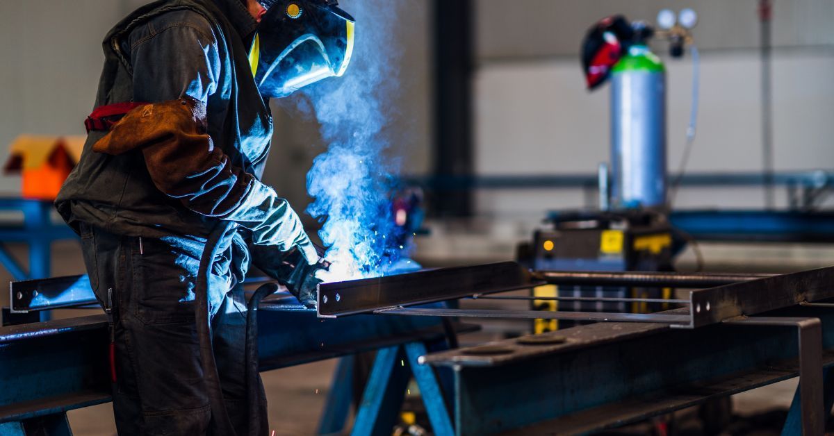 Tips for Choosing Between Aluminum and Steel Fabrication