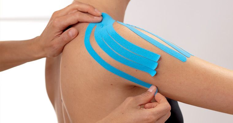 Taping Kinesiologico in trattamento biomeccanico a Milano