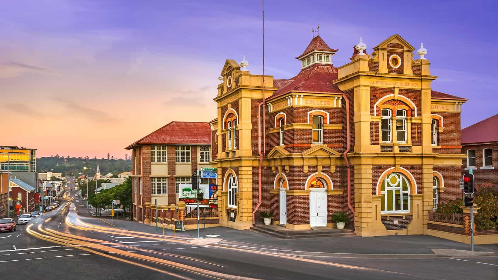 A Lake With Trees Reflected In The Water — Joe's Turf In Ipswich, QLD