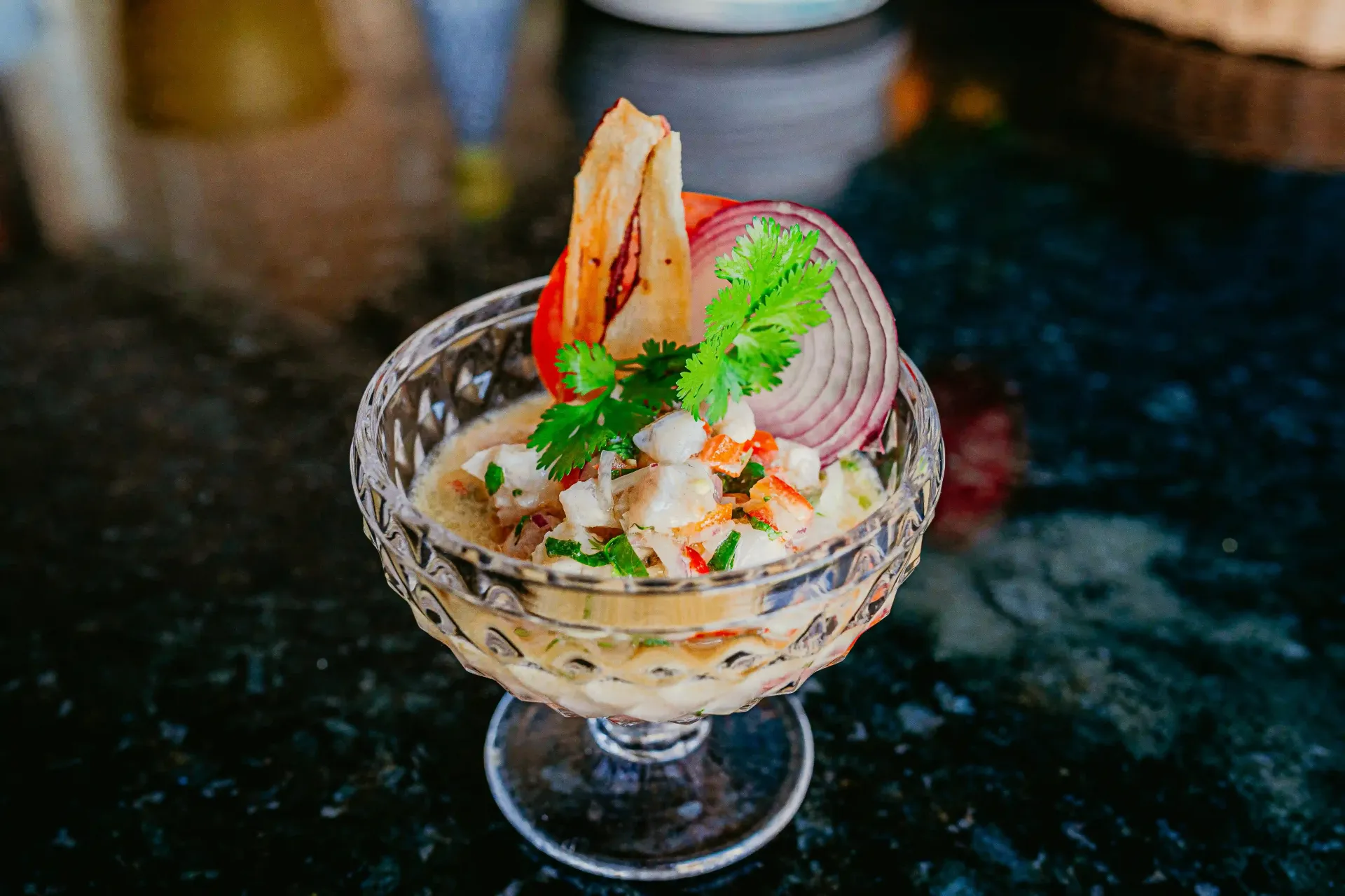 Um close de uma tigela de comida sobre uma mesa.-Pousada-Recanto-do-Chef