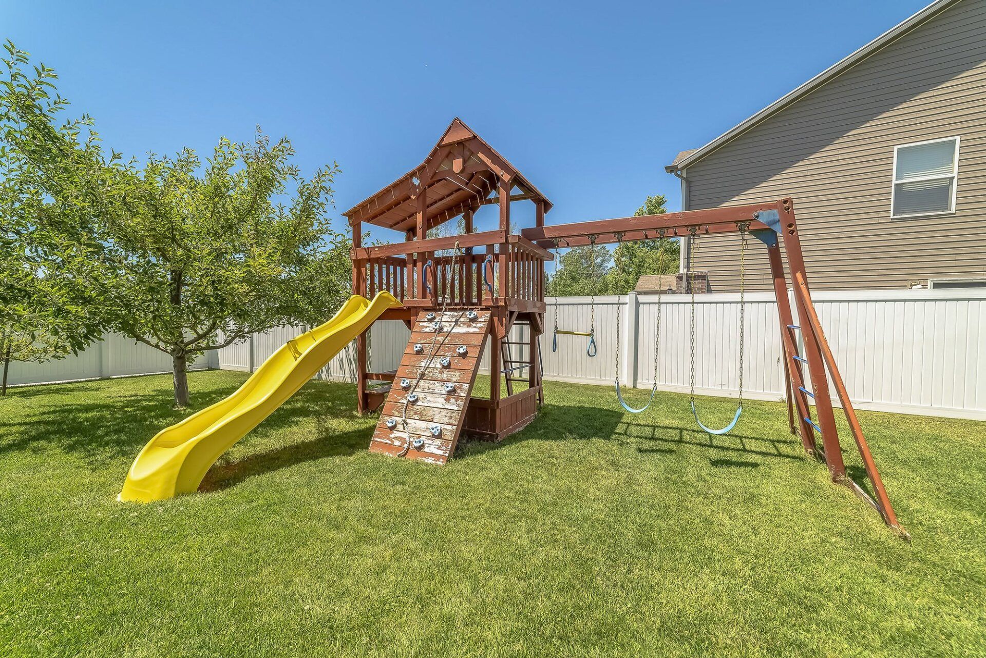 Small playground - Panama City, FL - Noles Scapes