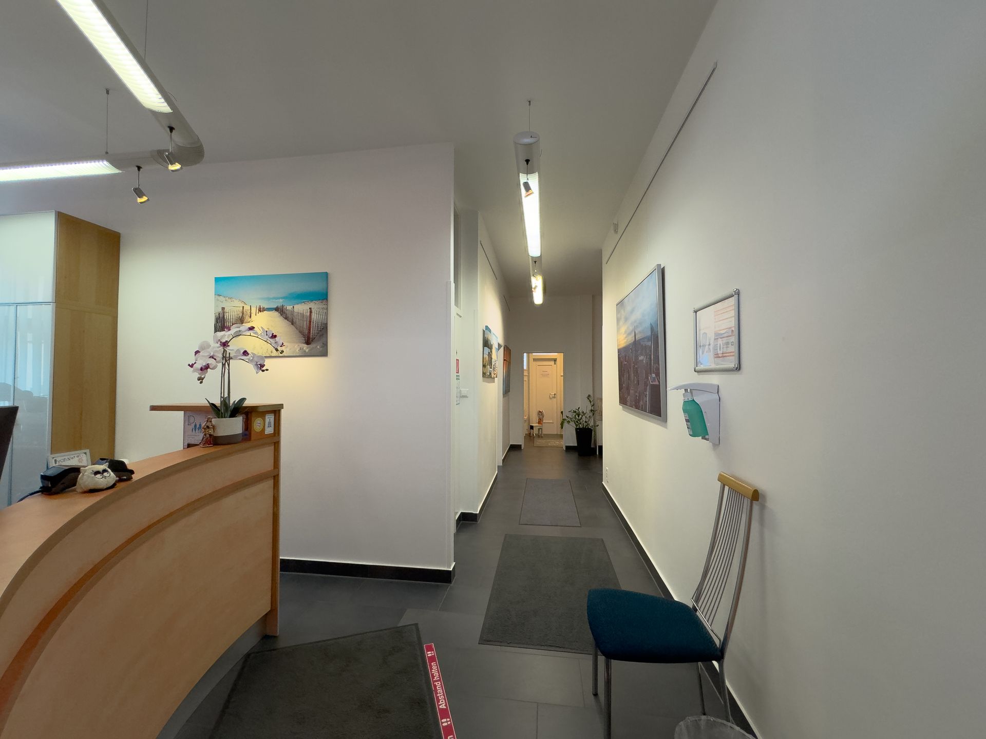 Zahnarztpraxis Lidija Dejanovic - Moderne Praxisräume in Berlin-Lankwitz