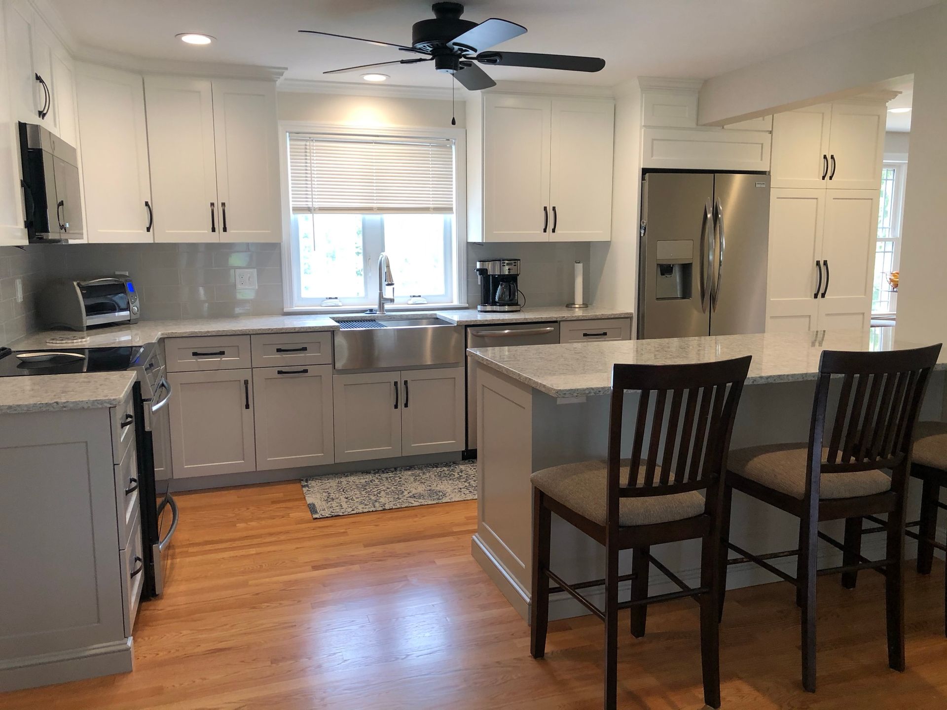 Two Tone Kitchen Cabinet Design
Grey and White Kitchen Cabinet Design
Kitchen Design Ideas
