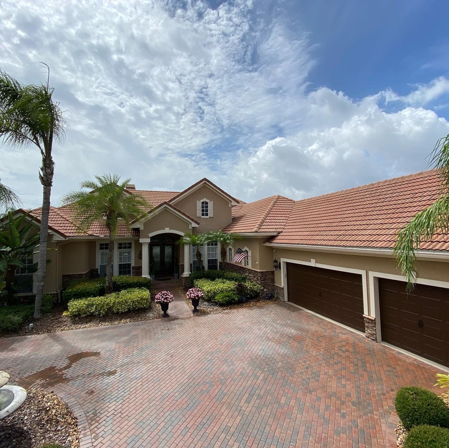 Roof Cleaning | Lutz, FL | Lightning Capital Pressure Washing