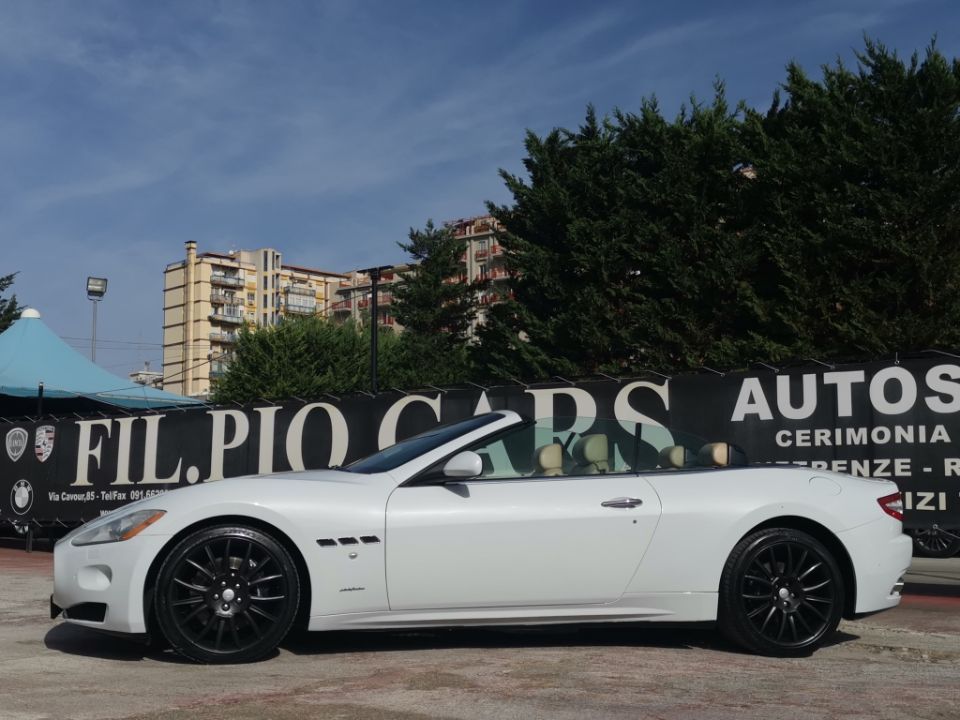 Noleggio auto decappottabile da cerimonia a Palermo