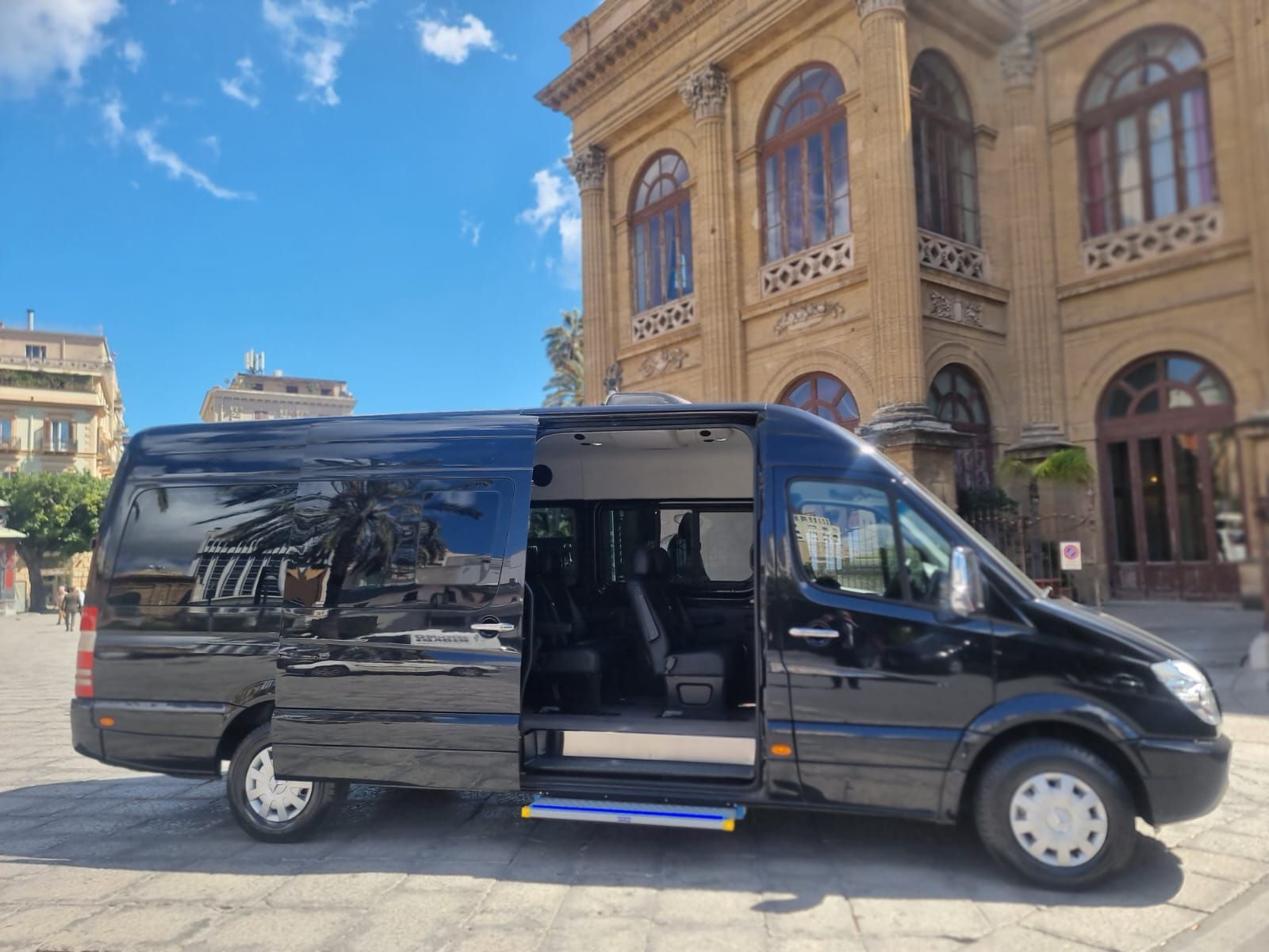 Noleggio auto elegante da cerimonia a Palermo