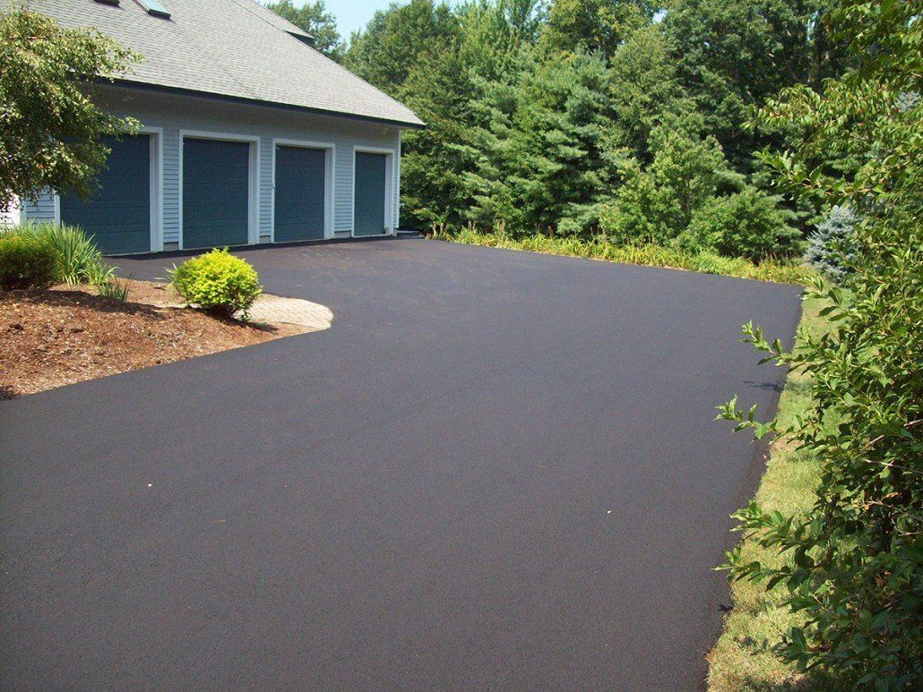 Asphalt paving