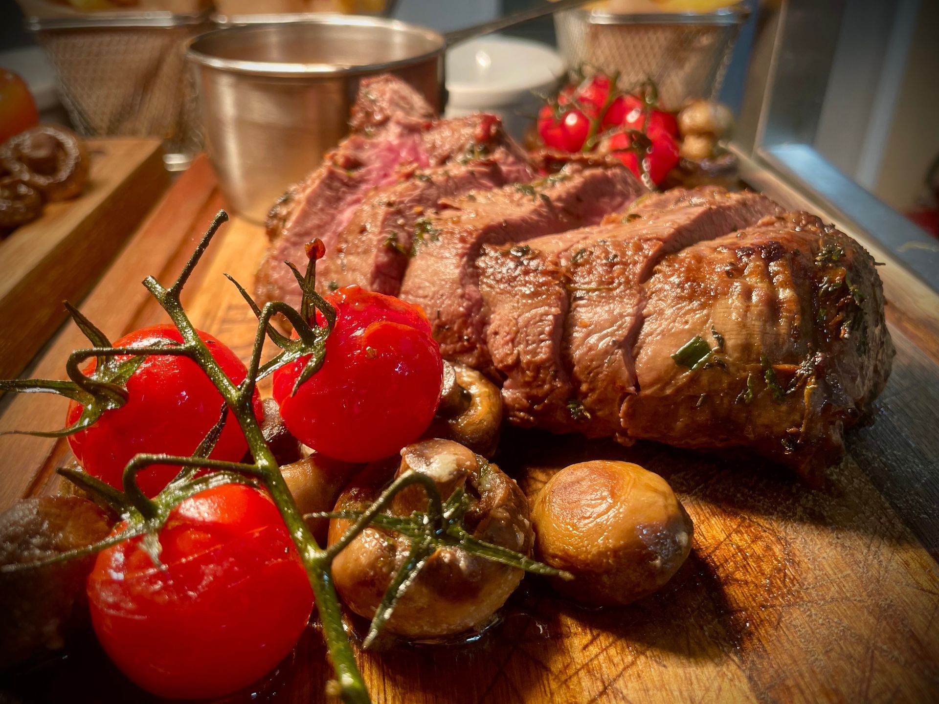 Eat - View our menus at Ty'r Winch Pub, Restaurant and Guesthouse in Old St Mellons, Cardiff