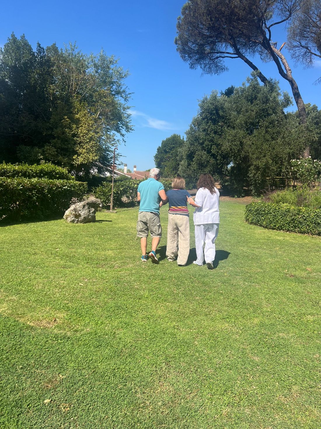 Anziani a tavola
