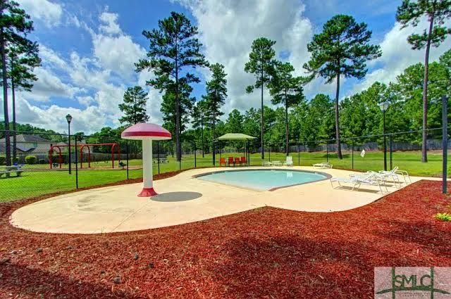 The Mainstreet Homeowners Association pool