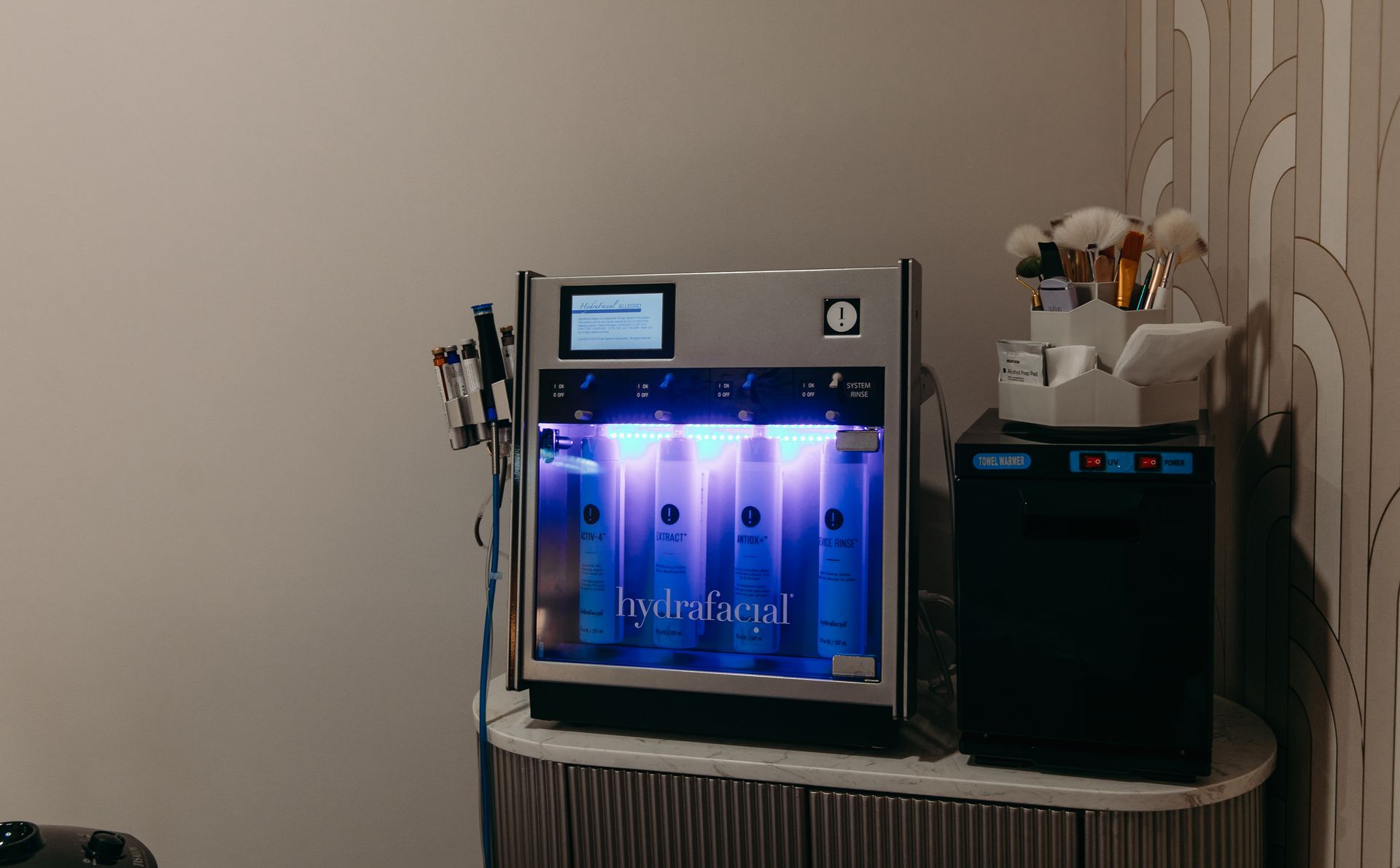 A machine is sitting on top of a table in a room.