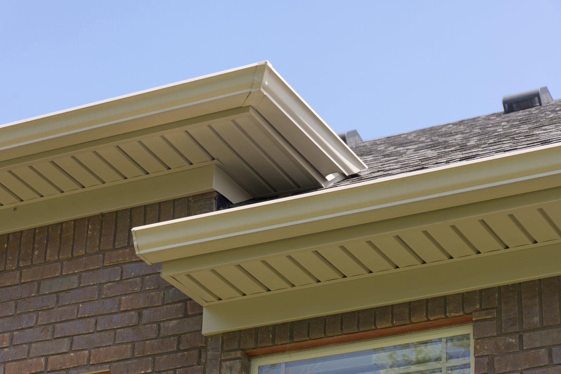 A home with a new gutter installation in Saint Charles, MO