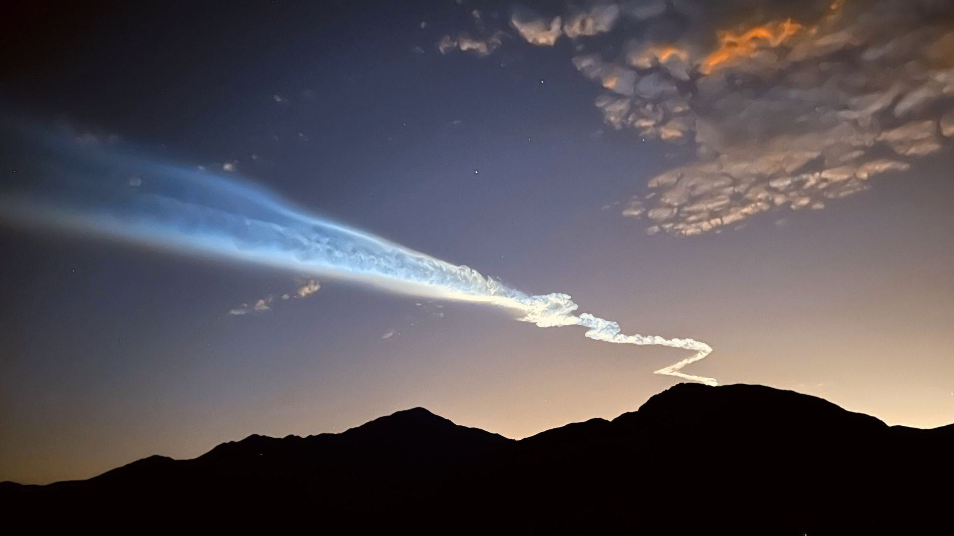 Trail of SpaceX's Falcon 9 rocket during the Starlink 9-2 mission, seen from Borrego Springs