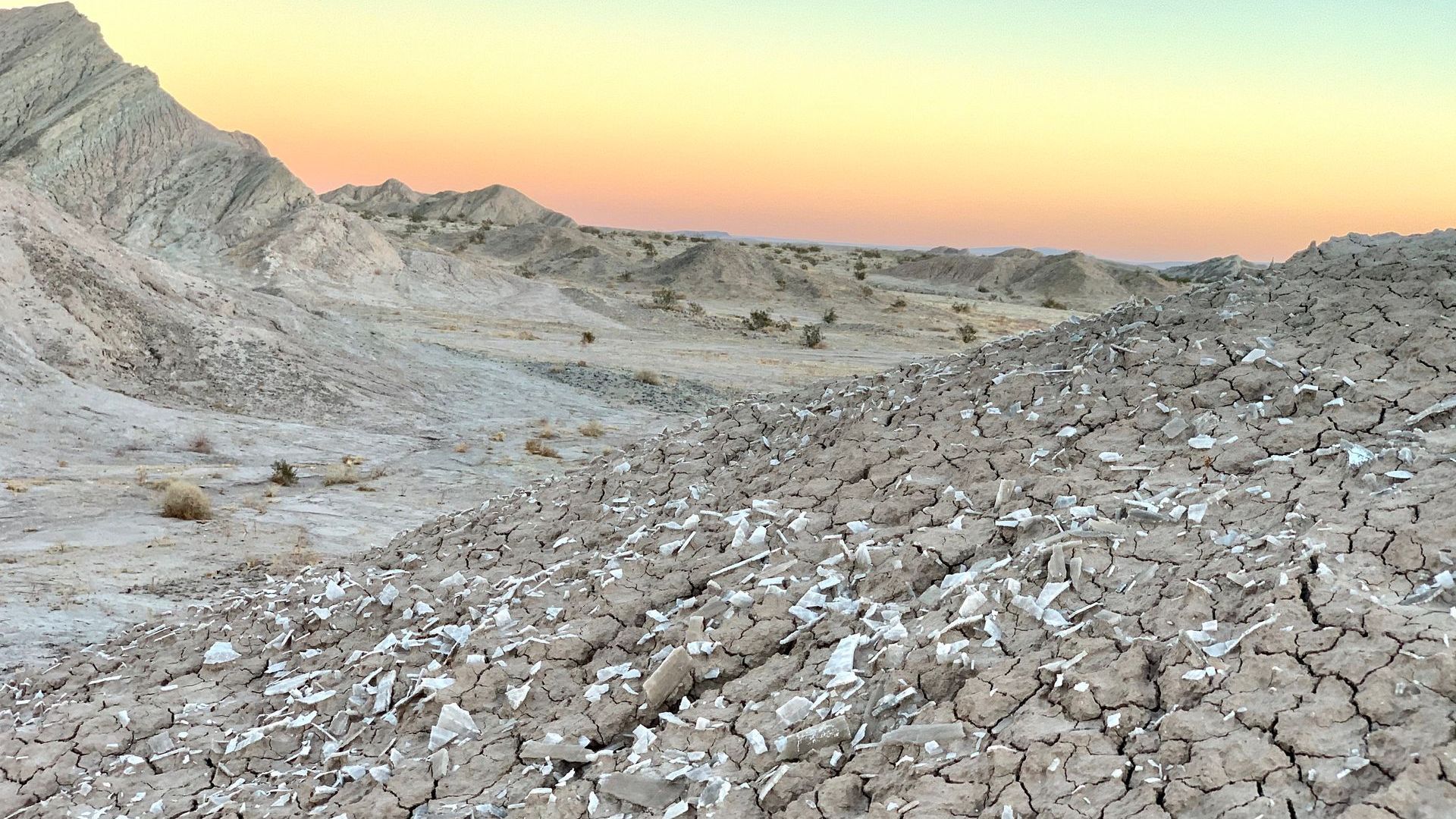 Visible Calcite at Rainbow Wash