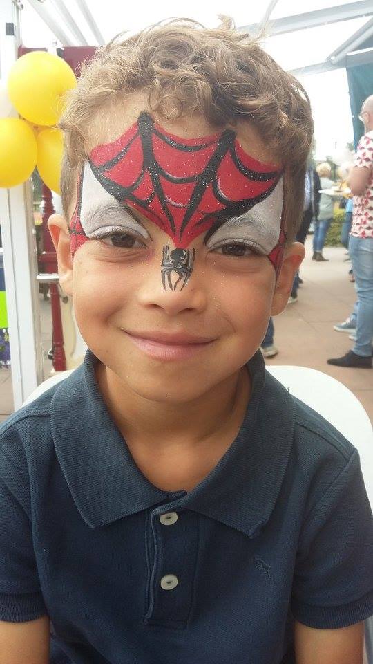 Schmink kind half spiderman