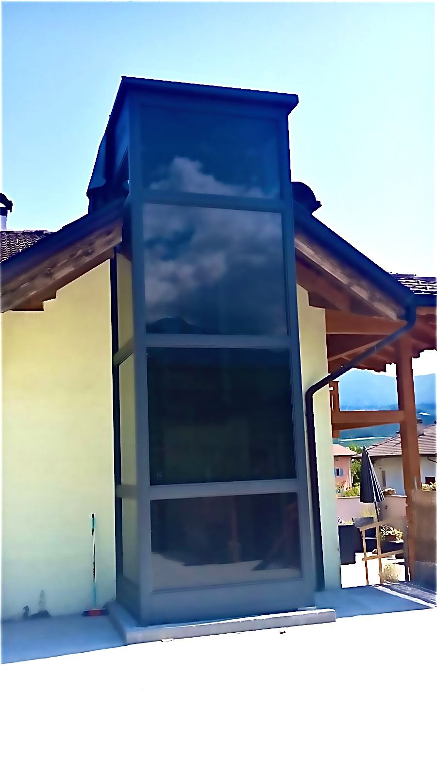 Ascensore con vetrate