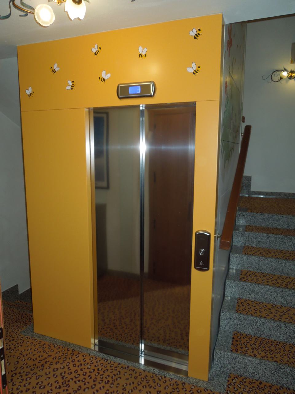 Ascensore chiuso