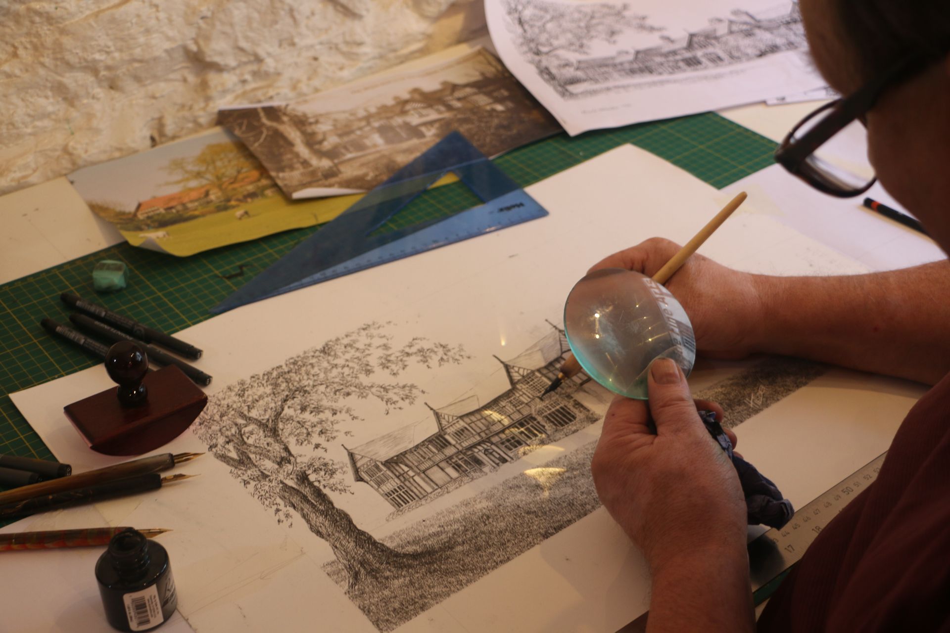 Artist working in the studio Mark Hilsden