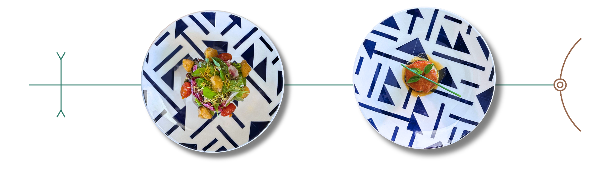 Dois pratos de salada sobre um fundo branco.