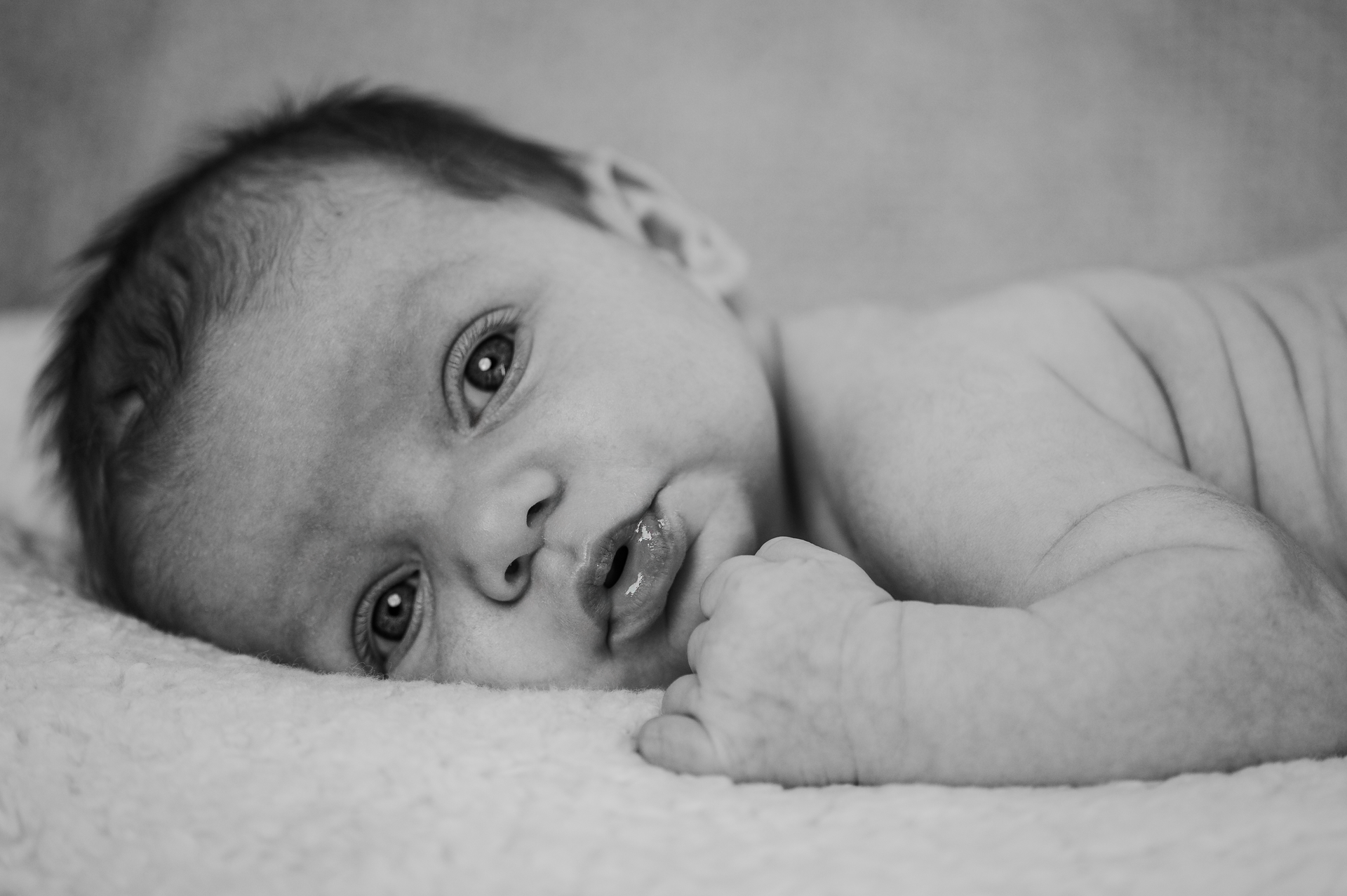 lifestyle newbornshoot Photos by Loes Zuidhorn