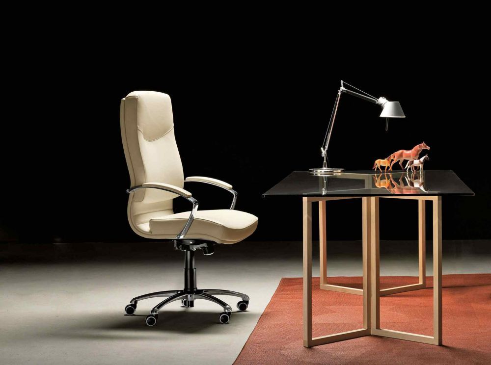 Poltrone direzionali per l'ufficio a Arona