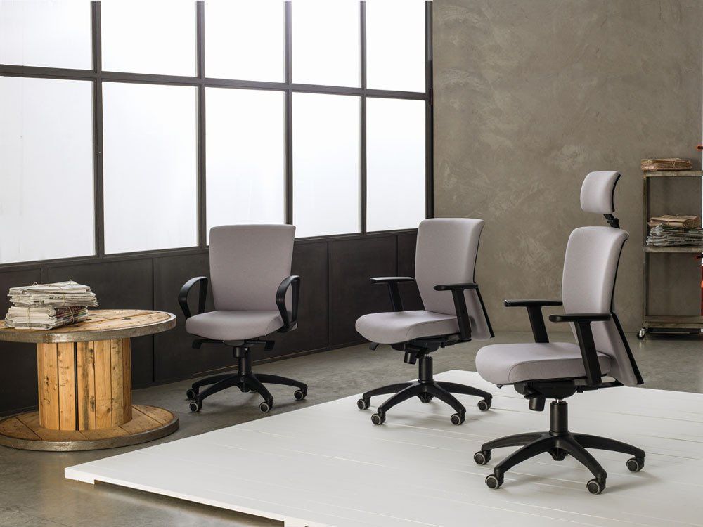 Sedie ed arredi per l'ufficio Vercelli