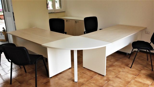 Vendita scrivanie e cassettiere per ufficio