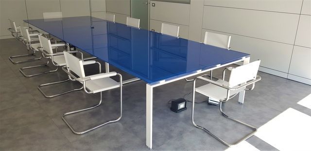 Tavoli riunione in cristallo