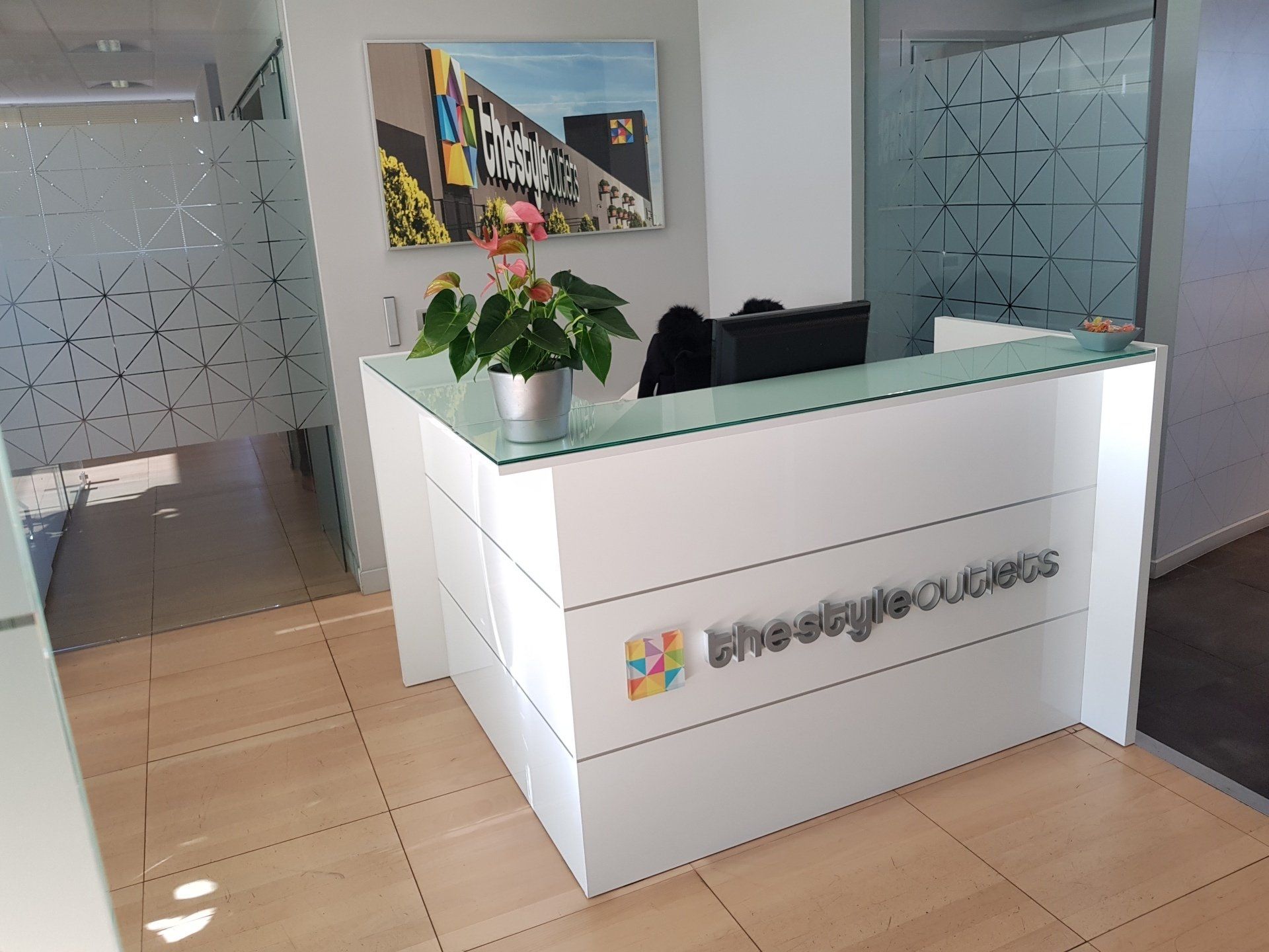 Realizzazione reception Vicolungo outlet