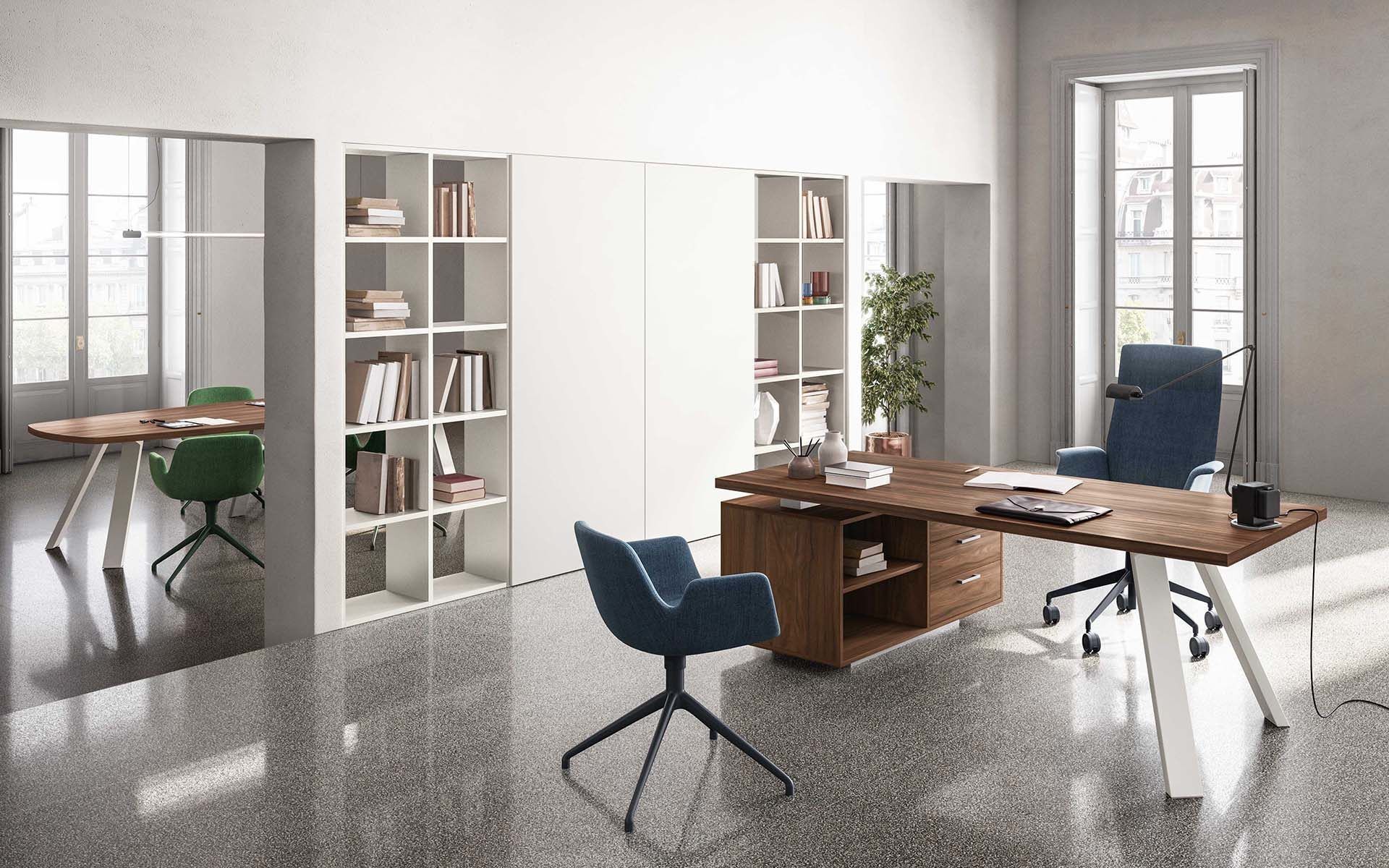 Scrivania in legno direzionale