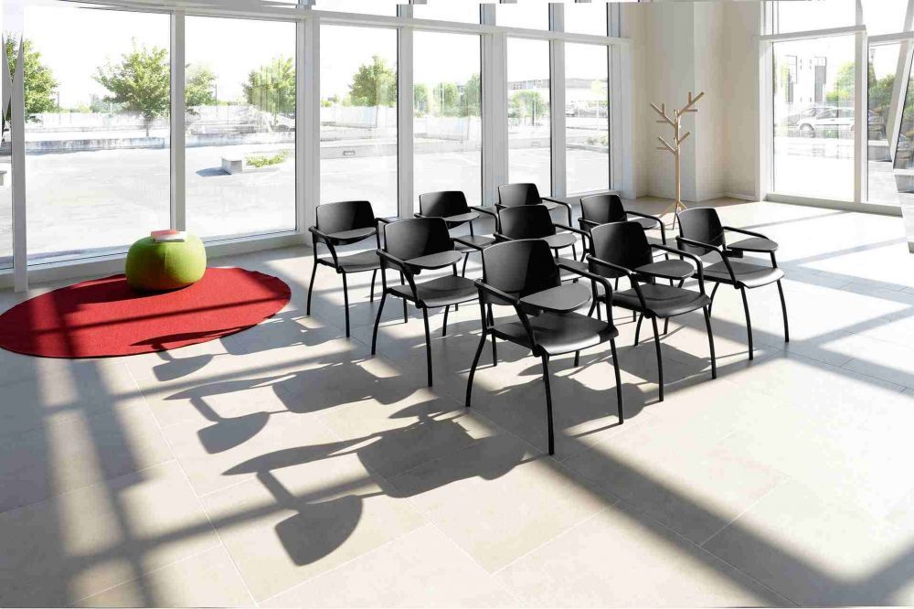 Sedie con tavoletta scrittoio per corsi Novara