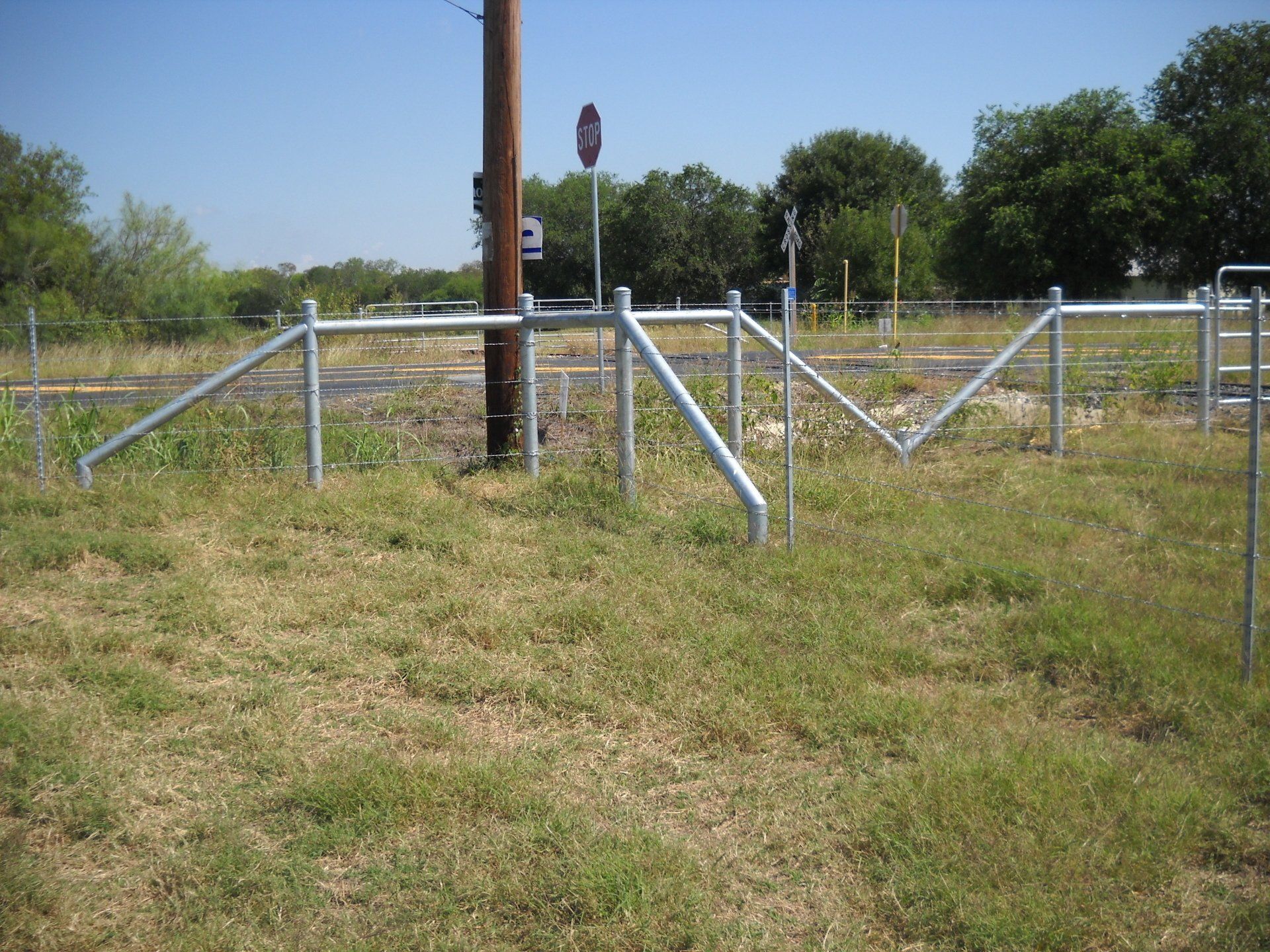 commercial fence contractors near me