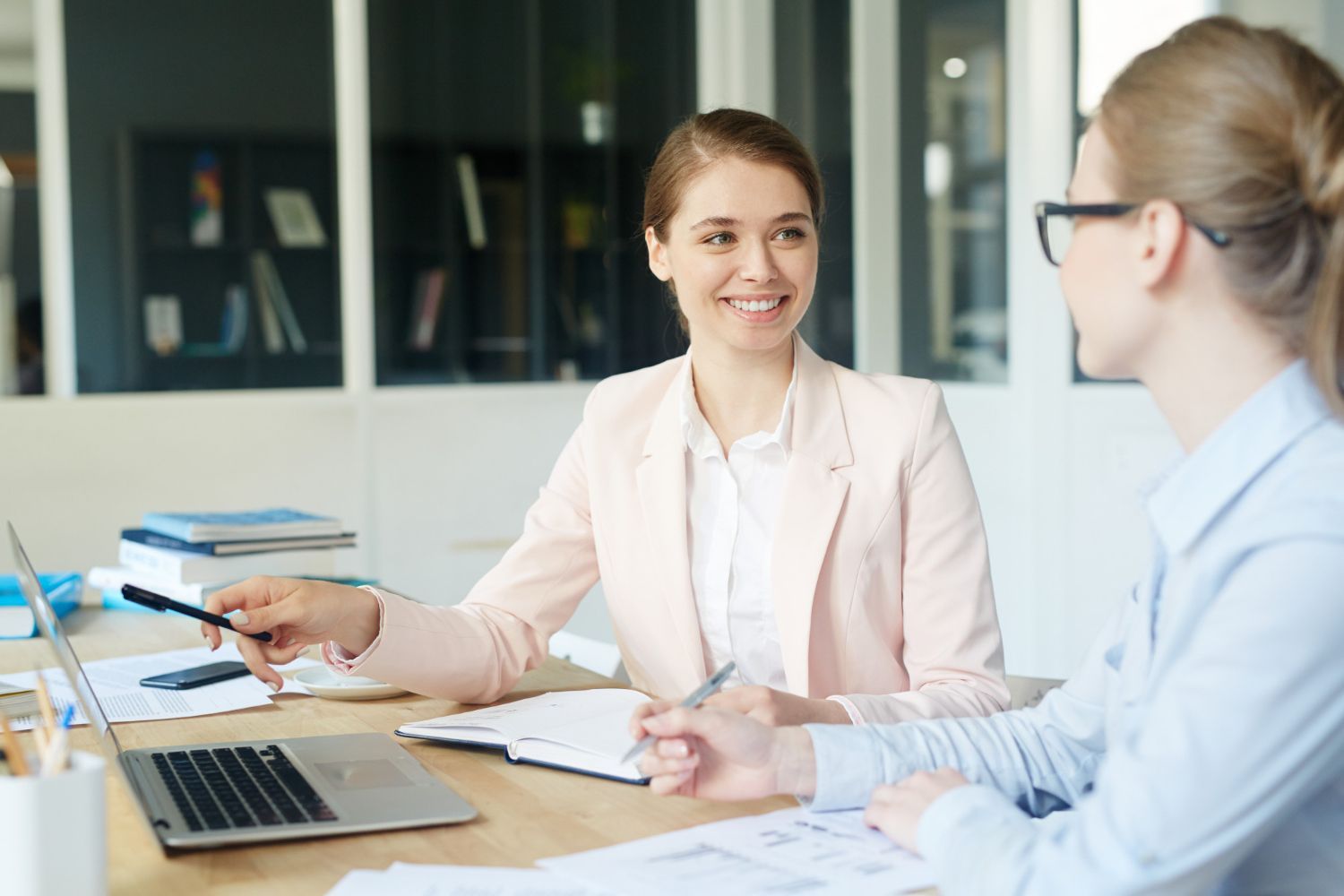 Constituição de empresas e registro de pessoas jurídicas