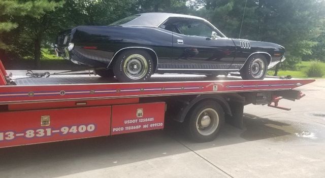Dark Blue Car Service - Milford, OH - Sora’s Towing, Inc.