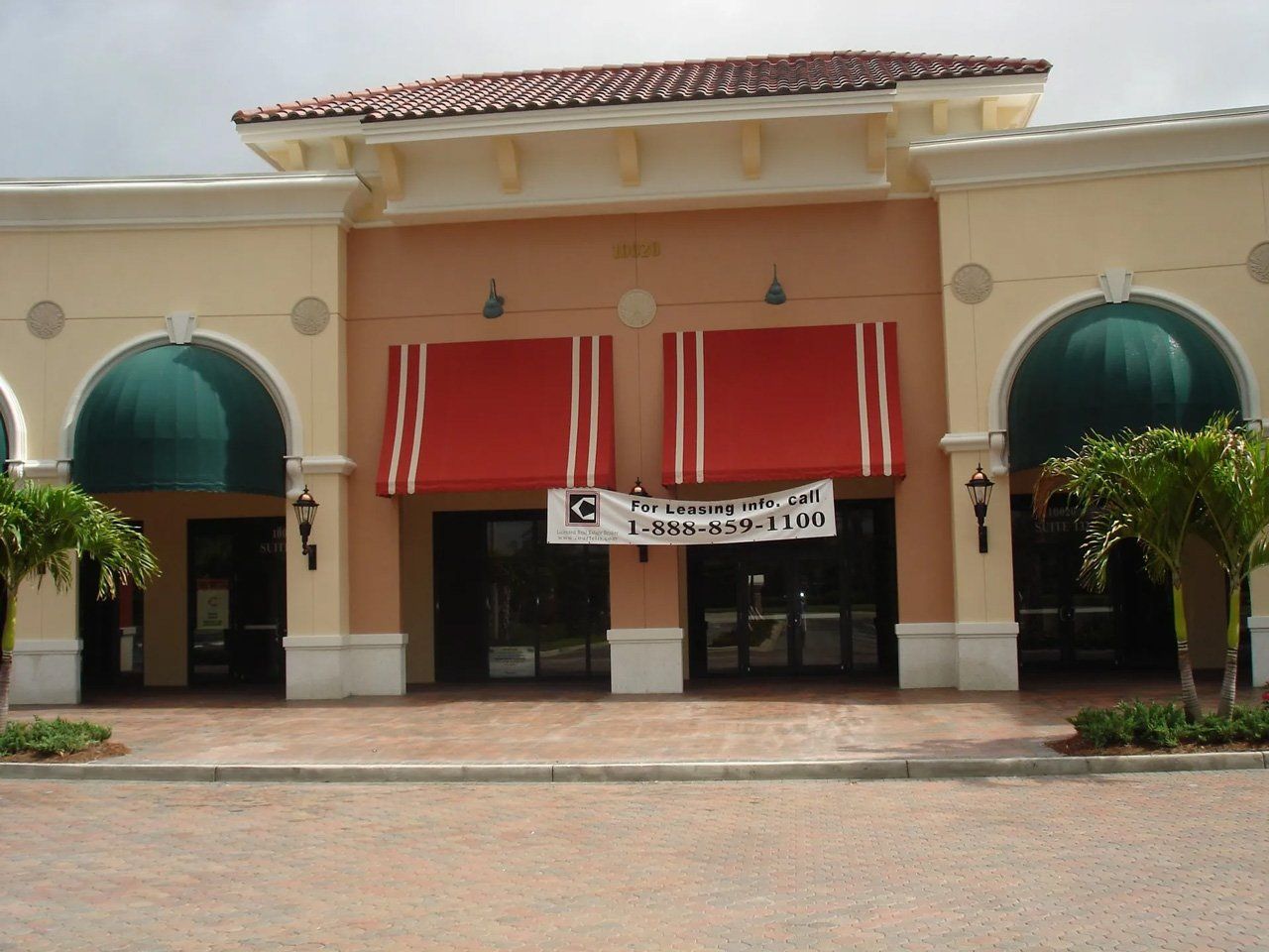 Retractable Awning In Front Of Store — Naples, FL — Naples Awning