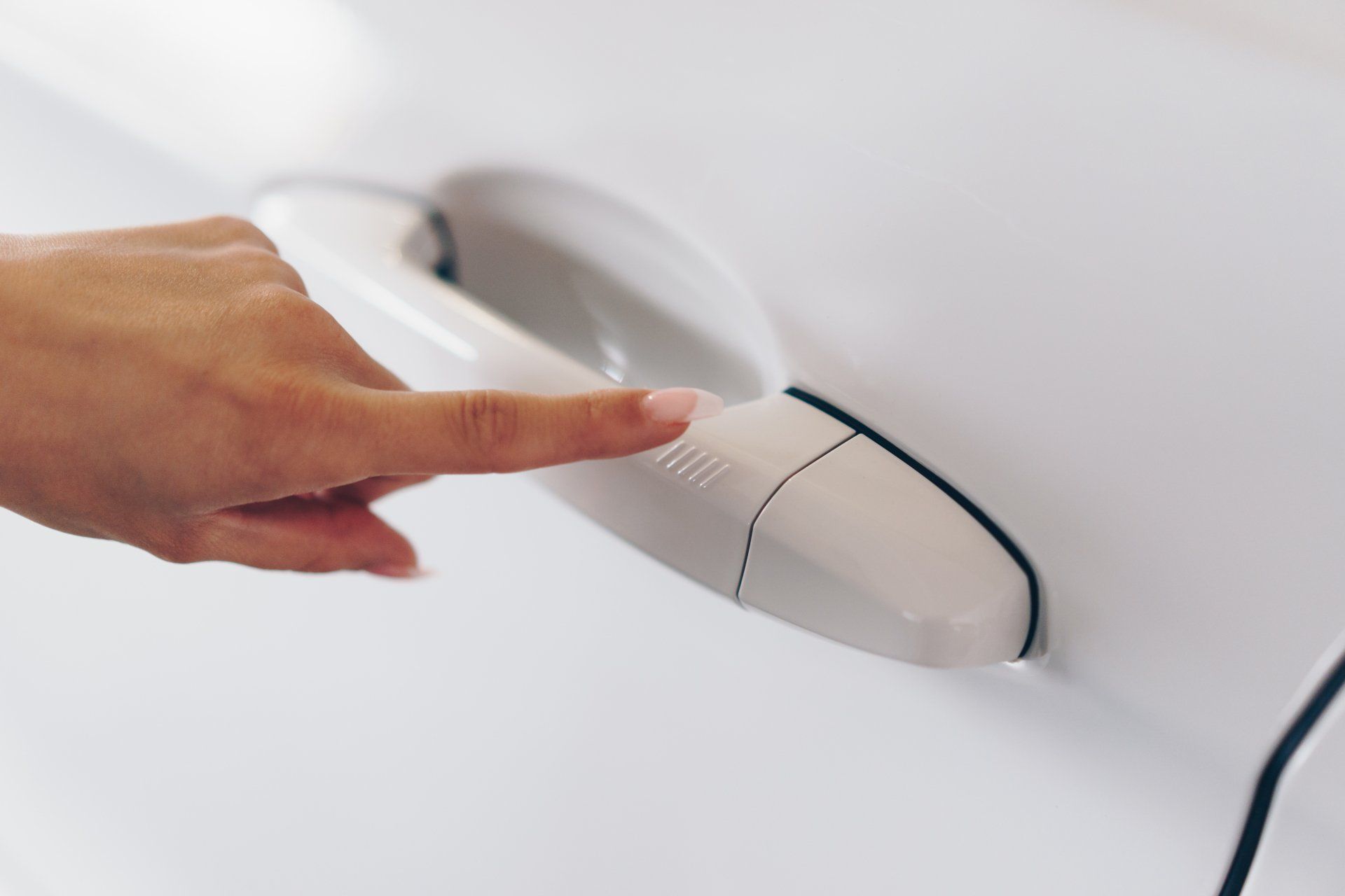 How Ceramic Coatings Prevent Damage from Bird Droppings