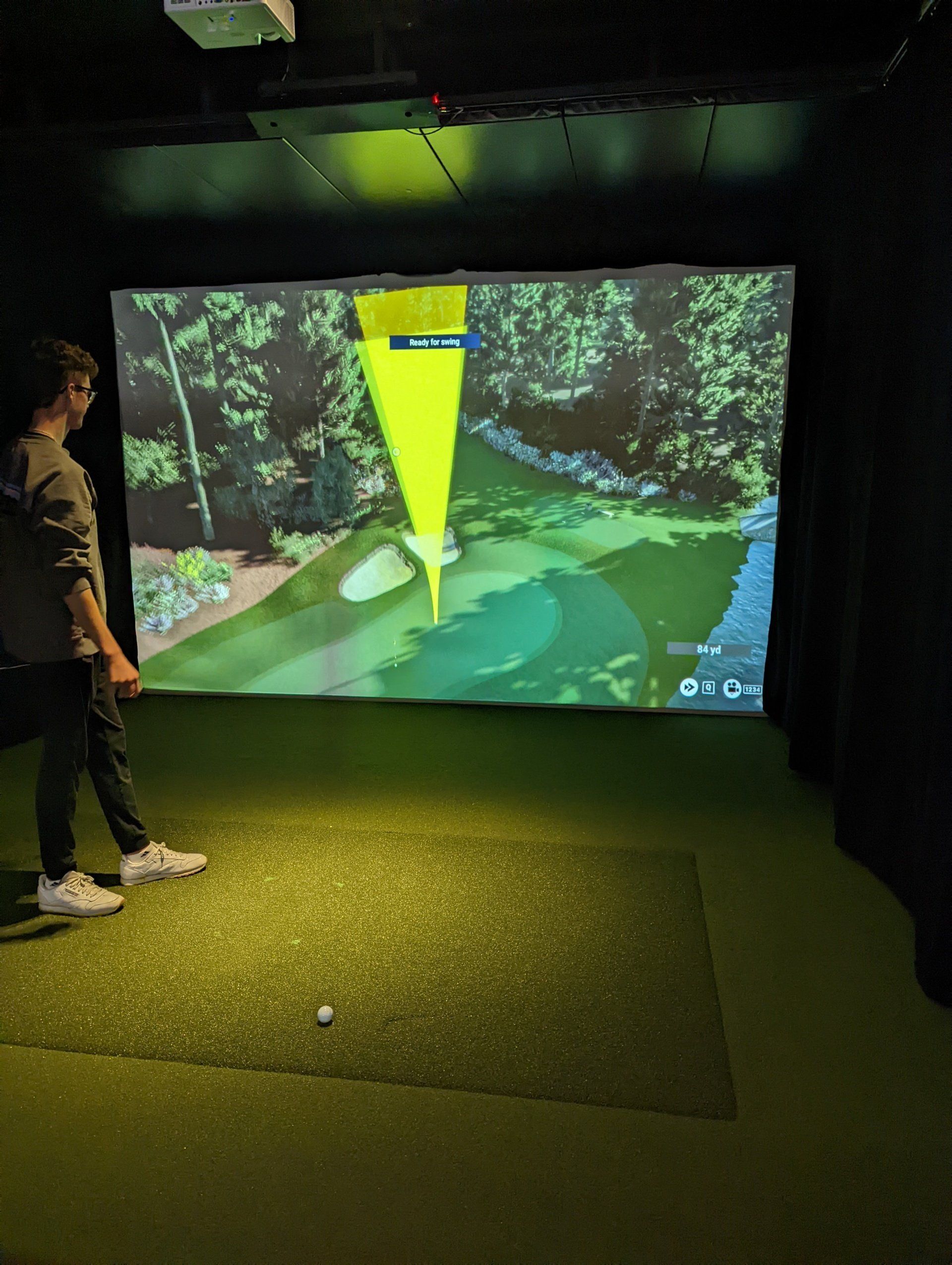 Indoor golf