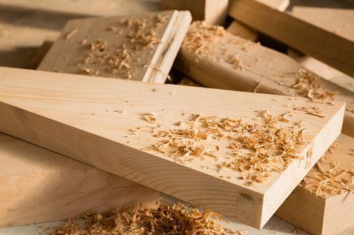 Lavorazione legno per restauro mobili