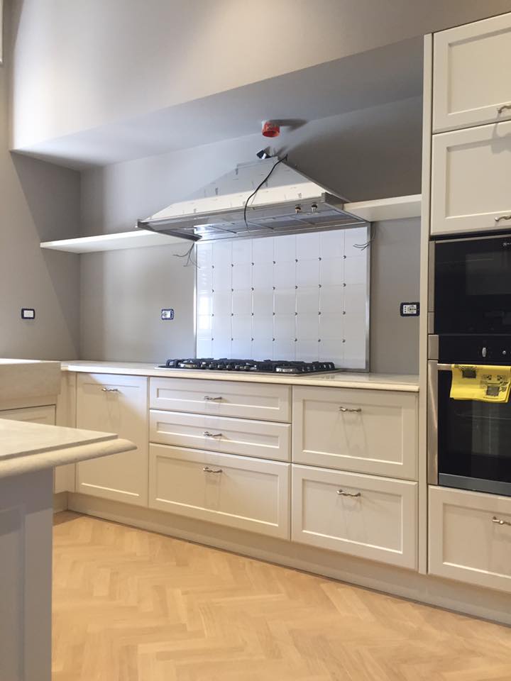 Cucina completa in legno laccato