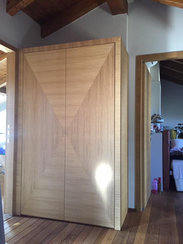 Portone d'ingresso in legno massello