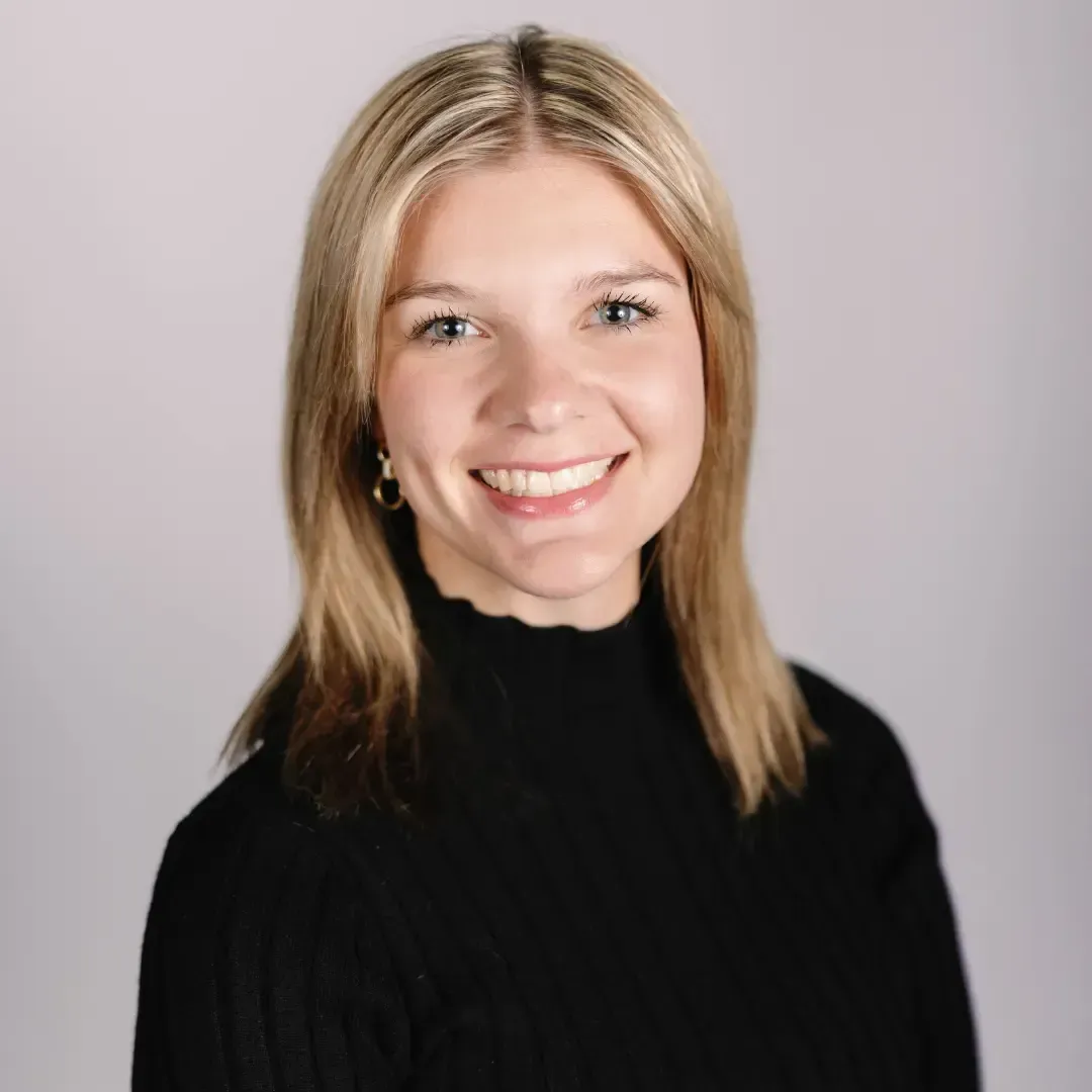 Claire Jones headshot