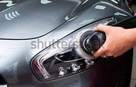 RIGENERAZIONE FARI asportazione del film usurato o ingiallito