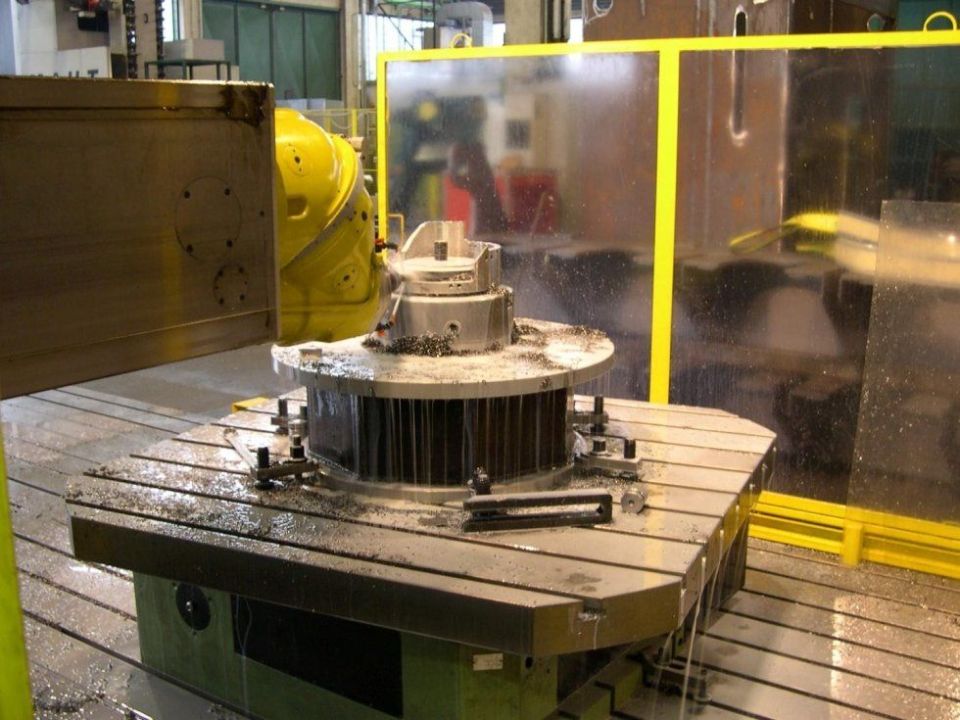 Mecof precisa mx in funzione con fresatura a Milano