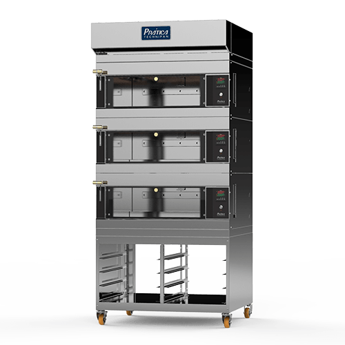 Un horno de acero inoxidable con tres hornos sobre un fondo blanco.