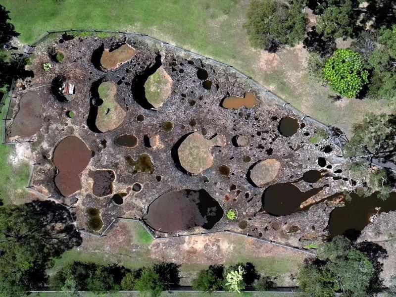 An Aerial View of a Large Pond in a Park — Country Comfort Gin Gin Wild Scotsman Motor Inn in Gin Gin, QLD