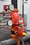 Gros plan sur un système sous eau de protection incendie