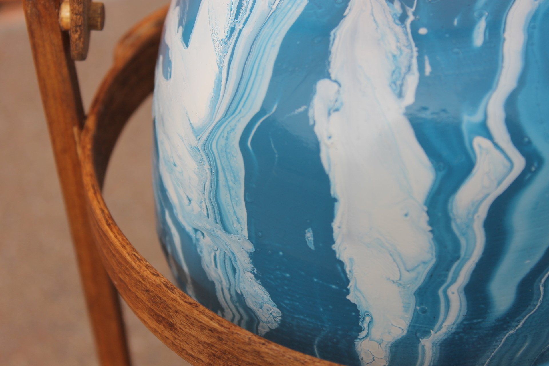 Rediseño de la Cestita Santa & Cola realizado en Elisava por Mersi Studio.