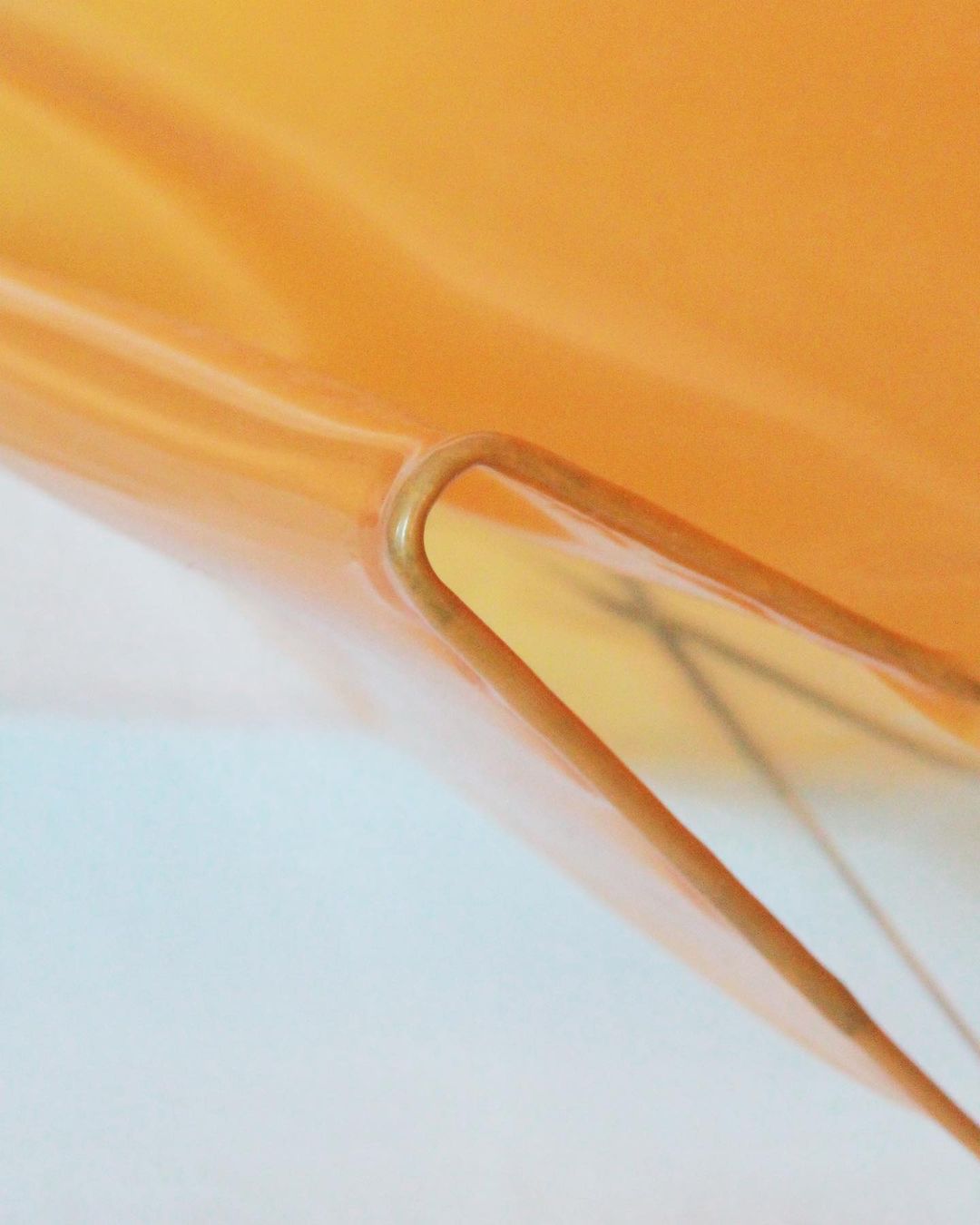 Sex es un proyecto realizado en Elisava Barcelona y desarrollado por Mersi Studio . Se trabaja con latex natural para realizar una silla sensual.