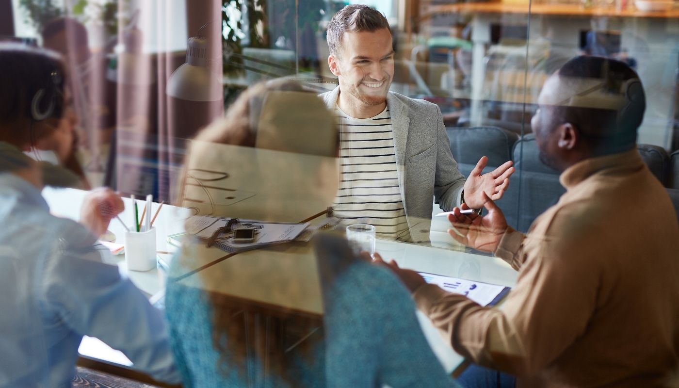 Young business owners seeking franchise advisory services