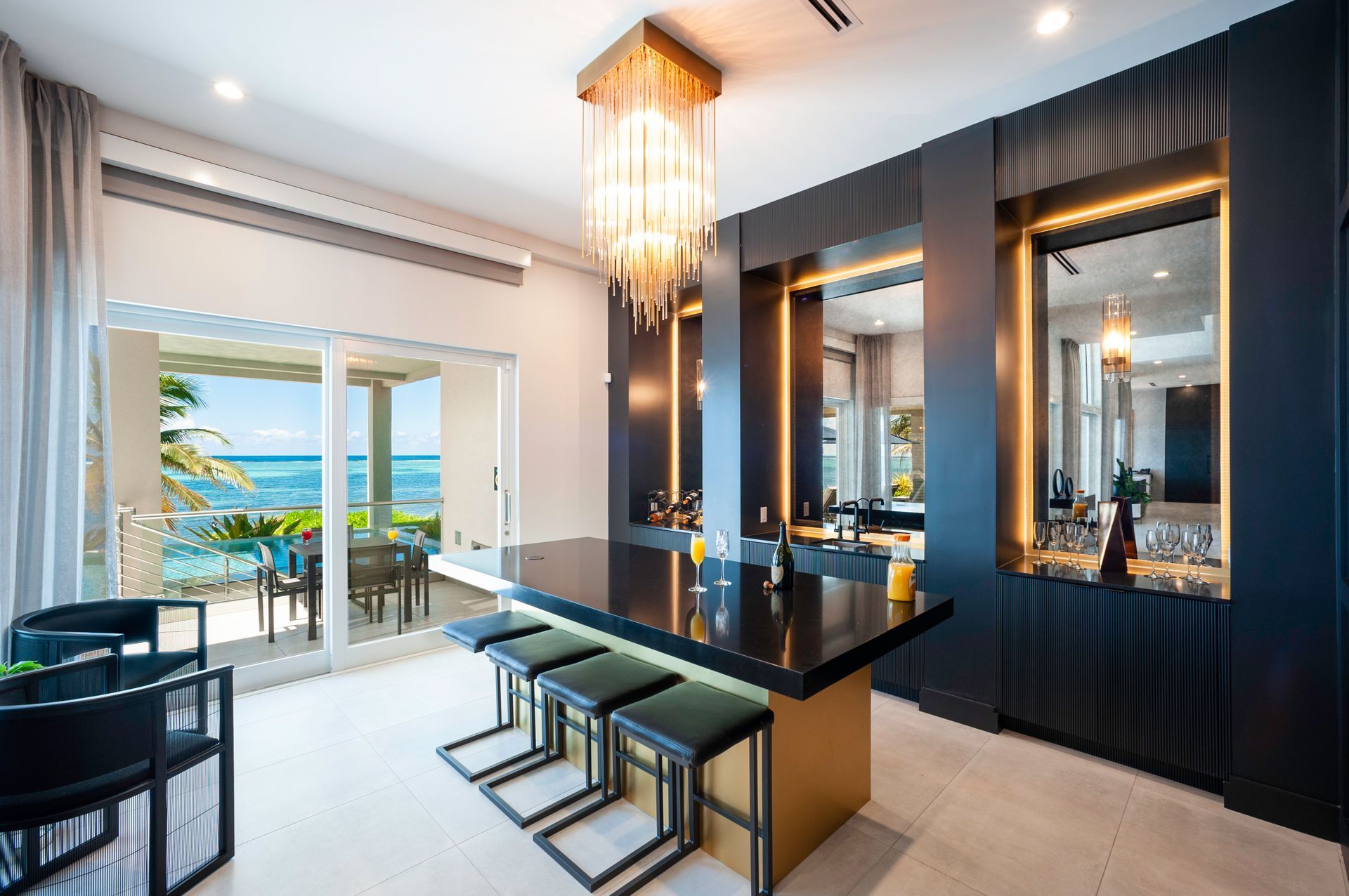 Black Urchin The Grand Palm Residence